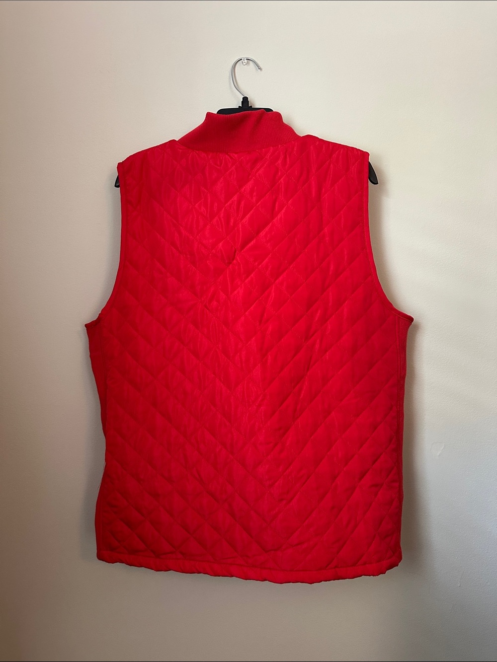 Quilted Red Zip-Front Women's Vest - Picture 7 of 7